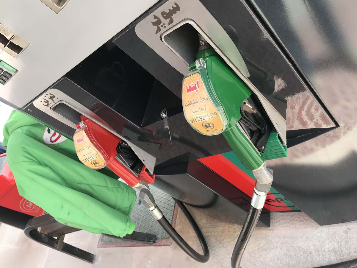 مخزن خالی جایگاه داران برای بنزین سوپر
