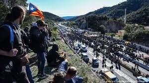 بزرگراه اسپانیا – فرانسه توسط جدایی طلبان کاتالونیا مسدود شد