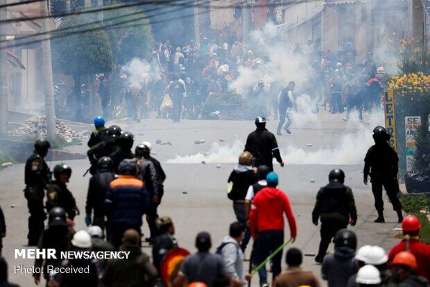 مورالس: کشتار معترضان را متوقف کنید