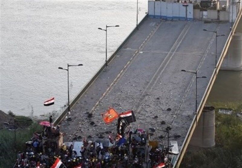 تجمع معترضان در میدان التحریر/ اصابت راکت به محله الکراده بغداد
