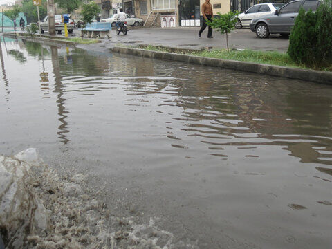 آبگرفتگی خیابان ها و معابرسوغات اولین باران پائیزی در یزد 