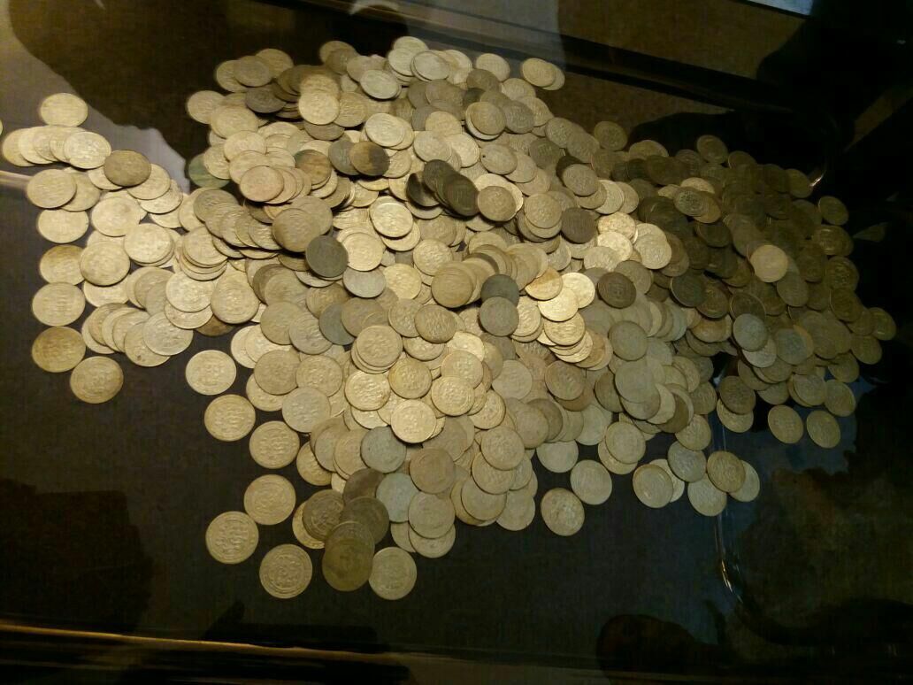 کشف دو هزار سکه از باند قاچاق عتیقه در مشهد 
