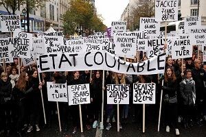 تظاهرکنندگان پاریسی خواستار برخورد با خشونت جنسی و قتل زنان در خانواده‌ها شدند
