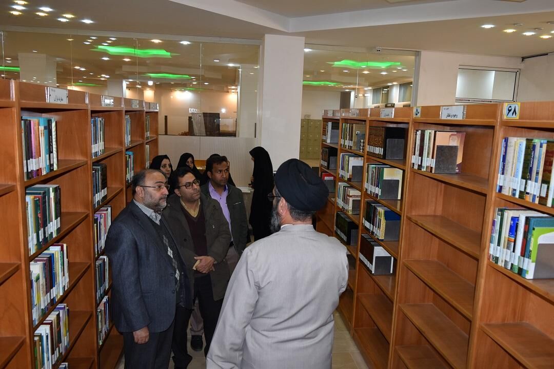 بازدید کارکنان کنابخانه مروج یزد از دومین کتابخانه تخصصی قرآن وعترت کشور