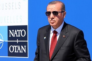 روزنامه ترکیه: ناتو چماقش را زمین بگذارد
