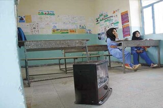 دانش آموزان سیستان و بلوچستان با دود چراغ درس می خوانند