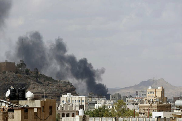 «الحدیده» یمن زیر آتش حملات گسترده متجاوزان سعودی 