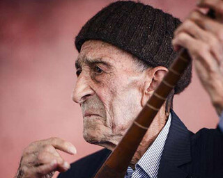دوتارنواز ‌و ‌قدیمی‌ترین روایتگر موسیقی کرمانجی درگذشت
