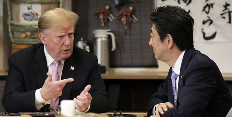 نخست‌وزیر ژاپن تلفنی با ترامپ گفت‌وگو کرد
