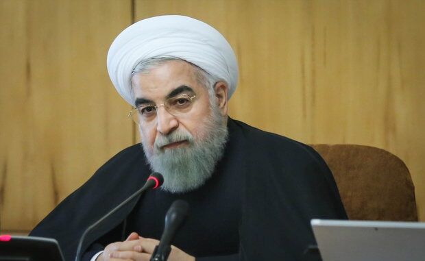 دشمنان راهی جز تسلیم در برابر اراده ملت ایران ندارند/ هیچ مشکلی در تأمین ارز کالاهای اساسی نداشته‌ایم