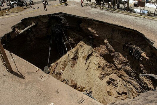 حفره ایجادشده در خیابان اندرزگو ربطی به تونل قطارشهری ندارد