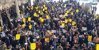 حضور گسترده مردم بجنورد در  راهپیمایی و عزاداری شهادت سردار سلیمانی
