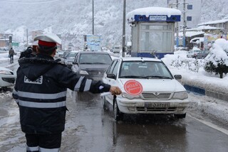 وقوع ۱۰۰حادثه خودرویی در پی بارش برف در تایباد 