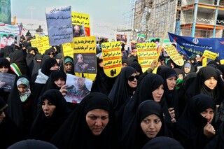 آغاز راهپیمایی مردم مشهد در حمایت از جبهه مقاومت و ابراز همدردی با شهدای حادثه سقوط هواپیما