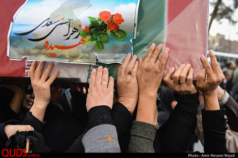 تشییع پیکر ۶ شهید حادثه سقوط هواپیما در حرم بانوی کرامت
