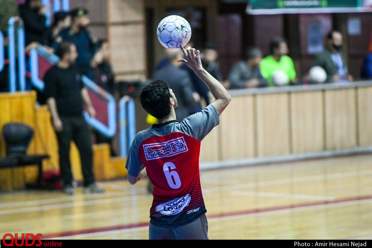 تیم فوتسال رکن آذین خاورمیانه مشهد در مقابل گیتی پسند اصفهان متوقف شد