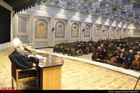 برگزاری همایش"مکتب انقلاب،حوزه علمیه طراز نظام اسلامی" درمشهد