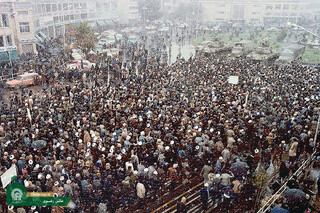 انتشار تصاویر دیده نشده از انقلاب مردم مشهد برای نخستین بار