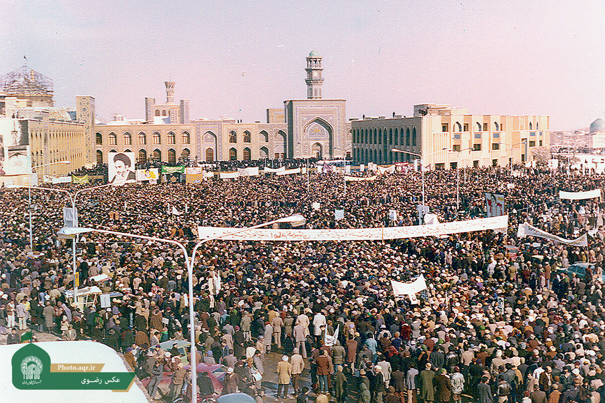 انتشار تصاویر دیده نشده از انقلاب مردم مشهد برای نخستین بار