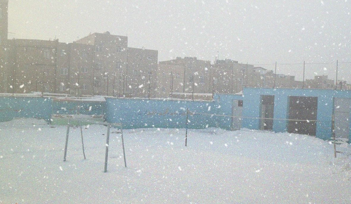 برف و برودت هوا مدارس ابتدایی قوچان در خراسان رضوی را تعطیل کرد