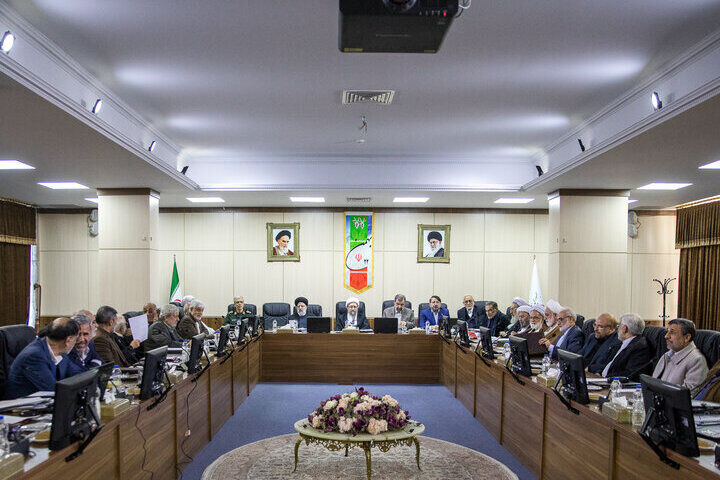 قالیباف، جلیلی و احمدی‌نژاد کنار هم در جلسه امروز مجمع
