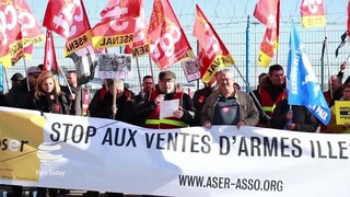 تجمع فعالان ضد جنگ فرانسوی برای جلوگیری از حرکت کشتی سعودی / فیلم