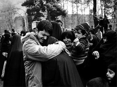  نقش برجسته مادران و همسران شهدا در پیروزی انقلاب اسلامی/ مراقبت ویژه از نقش مادران  در خانواده اسلامی ایرانی 