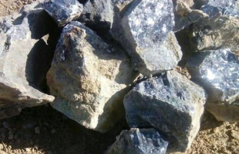 کشف ۴ تن سنگ معدن قاچاق در اسفراین