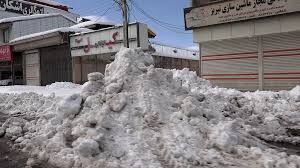جدال راهداران اردبیل با برف