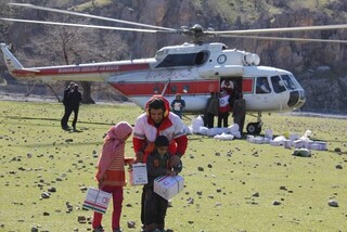 امداد رسانی هوایی به ۱۰۰ خانوار روستایی در لرستان