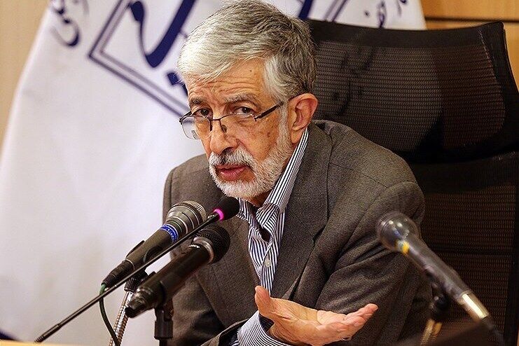 حداد عادل: به دنبال نجات اقتصاد ایران هستیم/ کسانی که در لیست نیستند انصراف بدهند