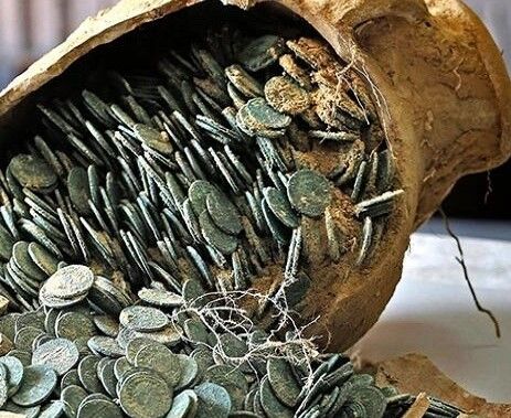 روایتی از کشف کوزه پر از سکه در حرم مطهر رضوی

