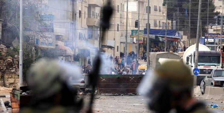 حدود ۵۶ فلسطینی در تظاهرات علیه معامله قرن در کرانه باختری زخمی شدند

