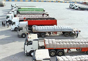 مرز تجاری مهران برای صادرات کالا فعال است