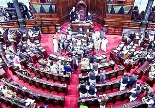 مختل شدن جلسه پارلمان هند به سبب اعتراض شدید نمایندگان اپوزیسیون به کشتار مسلمانان