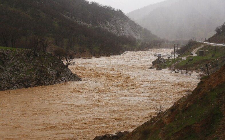 بارشهای رگباری موجب سیلابی شدن رودخانه در کلات و بینالود شد