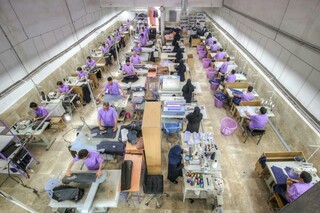 یک کارخانه پوشاک خراسان رضوی تولید خود را به ماسک تغییر داد