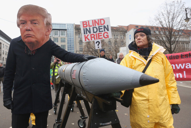 ساخت تسلیحات اتمی، دست‌آویز جدید ترامپ برای فرار از انتقادات کرونایی