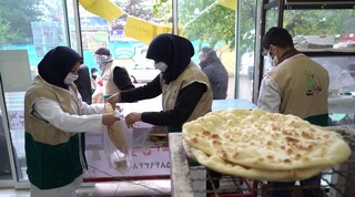 توزیع ۴۶ هزار قرص نان در مناطق حاشیه شهر مشهد