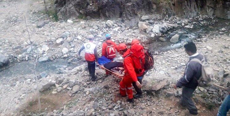 نجات ۳ نفر در ارتفاعات آبگرم خلیل آباد