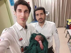 تولد نوزادی سالم در آمبولانس اورژانس ۱۱۵ فریمان 