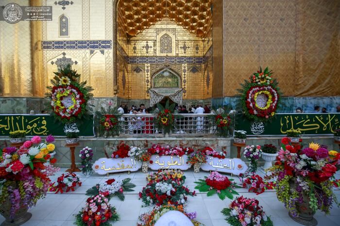 تزیین صحن مطهر علوی(ع) با بیش از ۶۰۰۰ دسته گل به مناسبت ولادت حضرت امام حسن مجتبی(ع)+تصاویر


