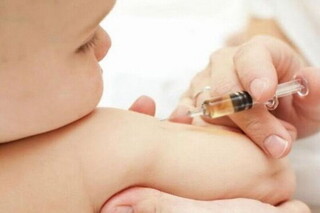 خانواده‌ها واکسیناسیون ضروری کودکان را به تأخیر نیندازند