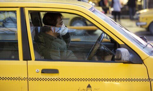ابتکار راننده تاکسی برای فرار از کرونا و گرما (فیلم)
