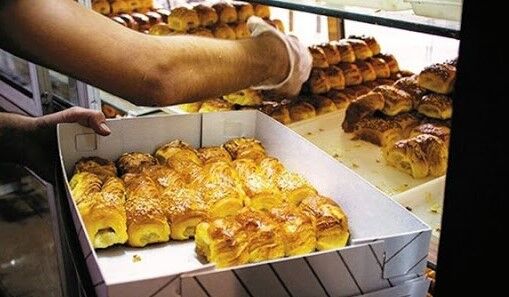 رئیس اتحادیه شیرینی فروشان مشهد: شاهد کاهش ۵۰ درصدی مصرف شیرینی در بازار هستیم