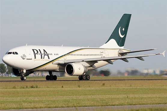 سقوط هواپیمای مسافربری پاکستانی با ۹۰ سرنشین در نزدیکی فرودگاه کراچی 