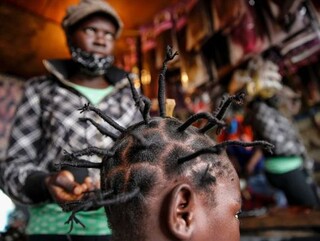 مدل موی کرونایی در آفریقا طرفدار پیدا کرده است (+عکس)
