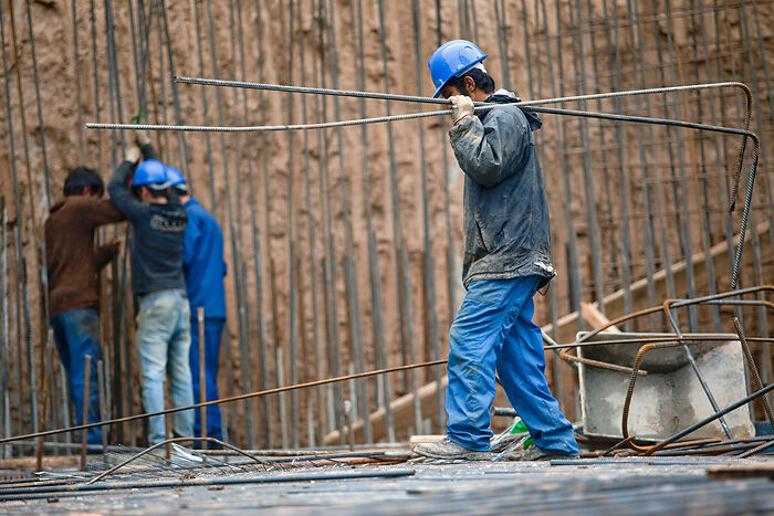 بیمه شدن همه کارگران ساختمانی به شرط اجرای ماده ۵ یک قانون