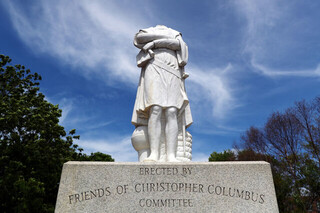 مجسمه «کریستف کلمب» برداشته می‌شود