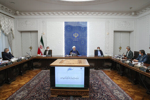 روحانی: متخلفان ارزی را شفاف به مردم معرفی کنید